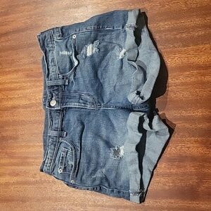 Womens size 2- Old Navy distressed Jean shorts.